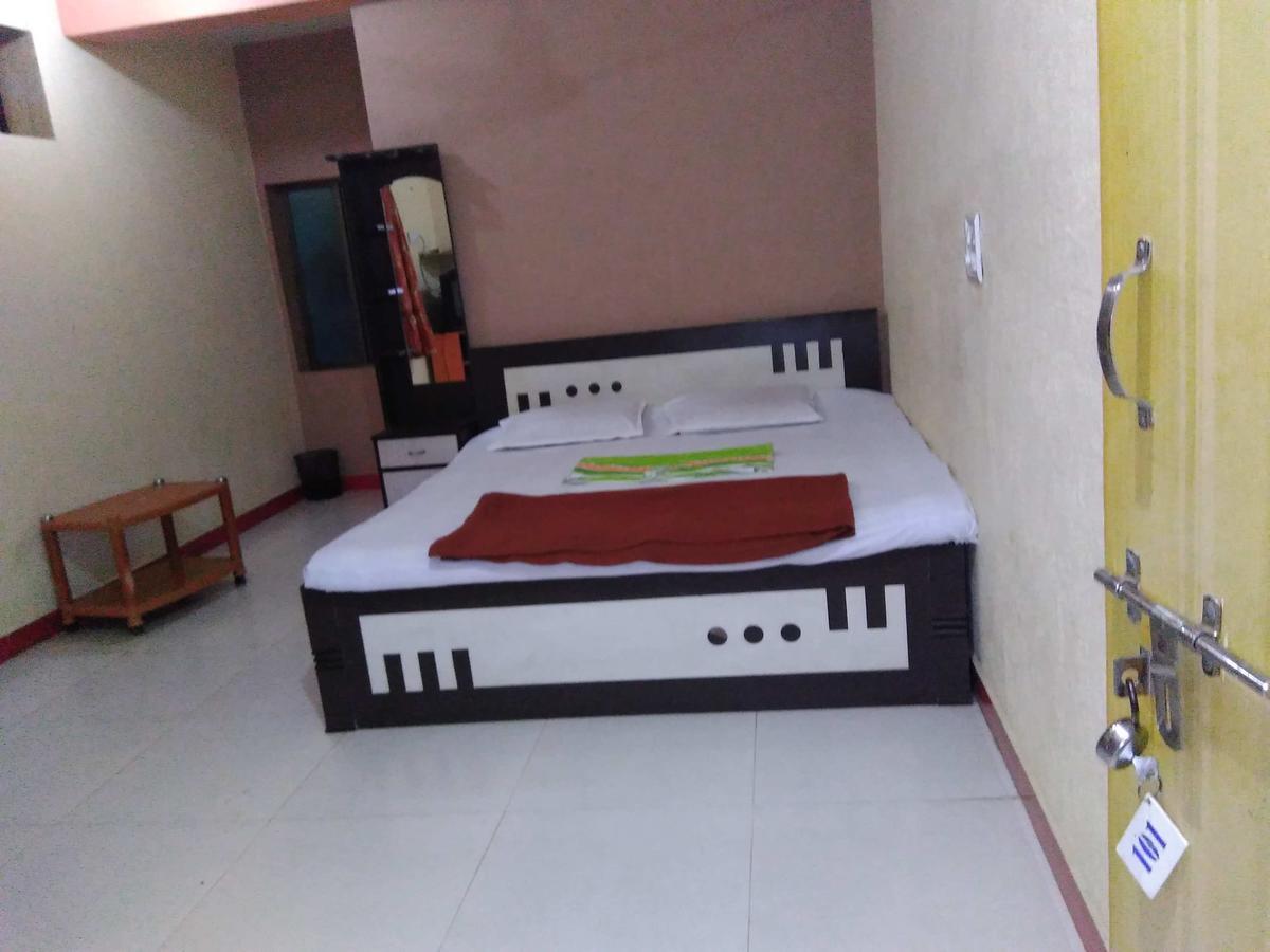 Sai Prasad Guest House Murūd Δωμάτιο φωτογραφία